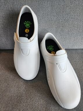 Dawgs Men's White Slip-On Comfort Loafers SIZE 11